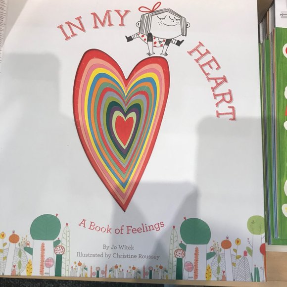 hello welcome to Pixie's Closet - Picture 2 of 2